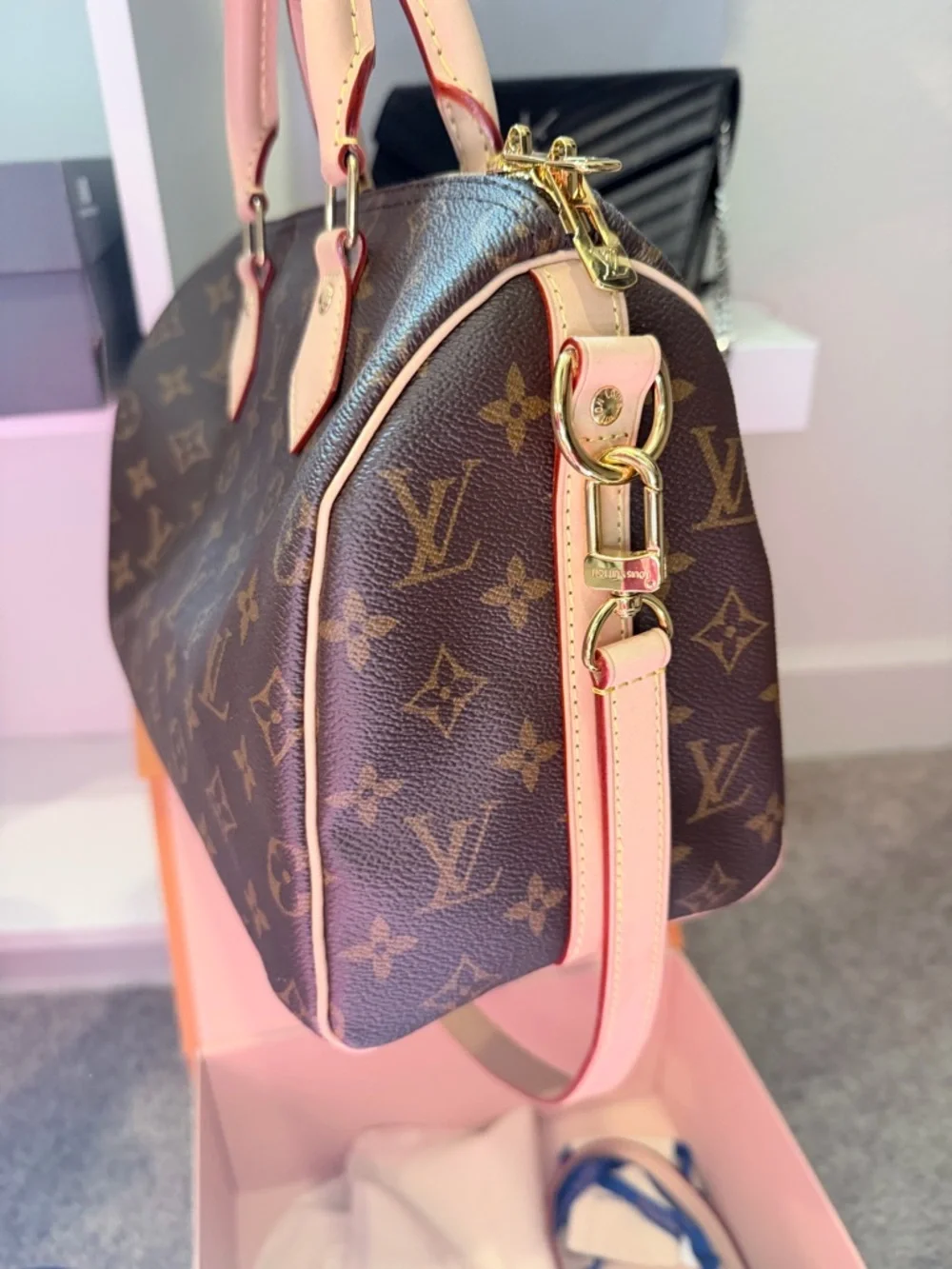 Louis Vuitton Monogram Speedy Bandoulière 25 - Picture 4 of 10